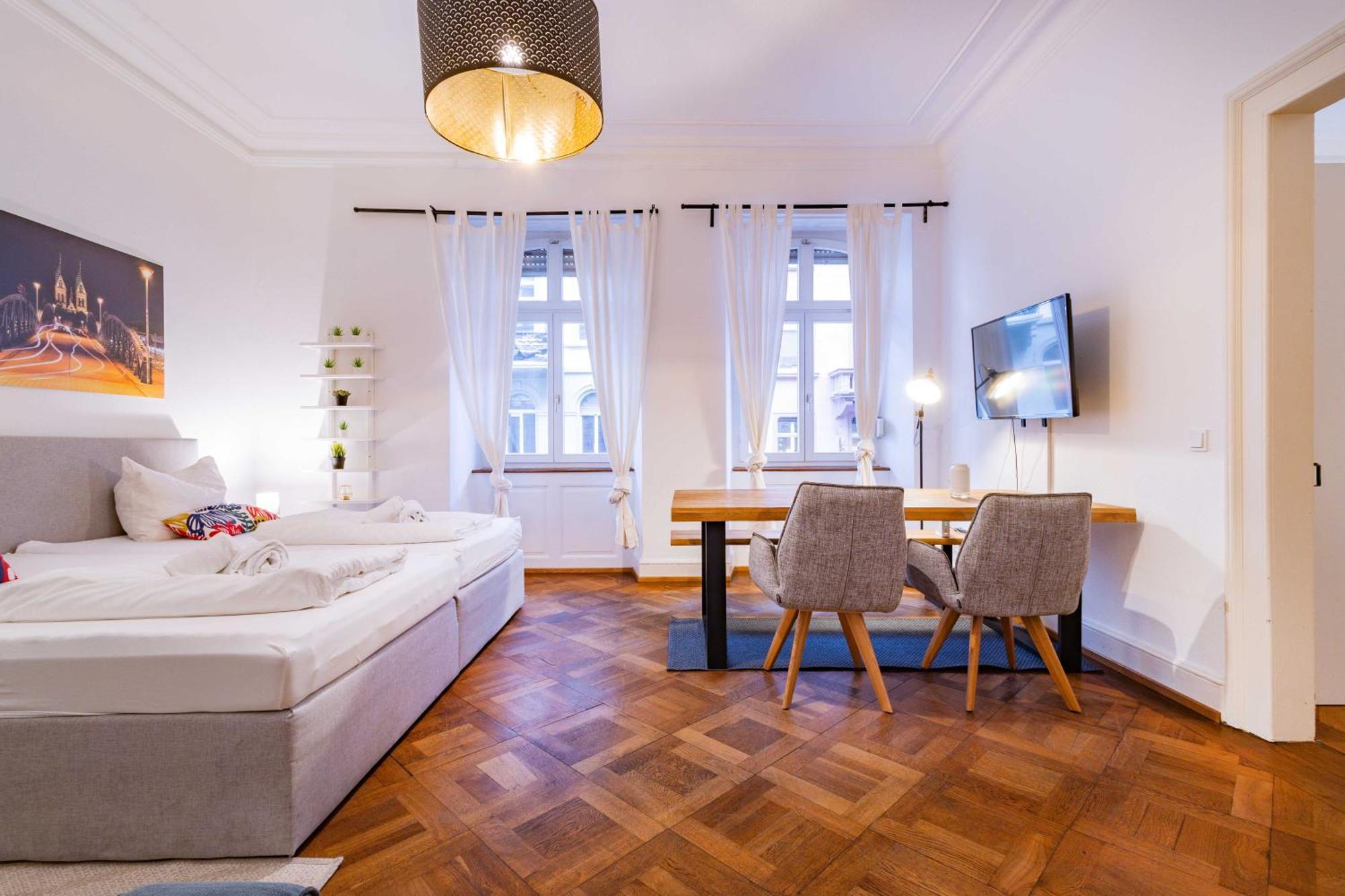 Stayinn "Heart Of The City" Suite ไฟรบวร์กอิมไบรส์เกา ภายนอก รูปภาพ